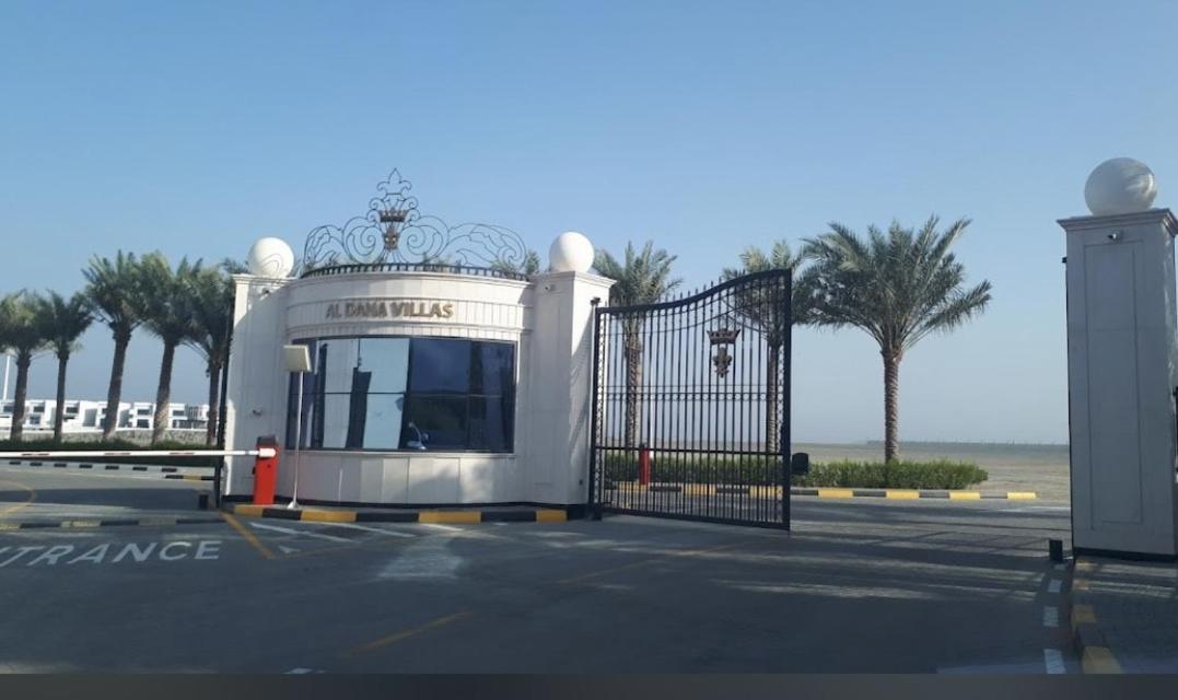 Al Dana Sea View Villa Фуджейра Екстериор снимка