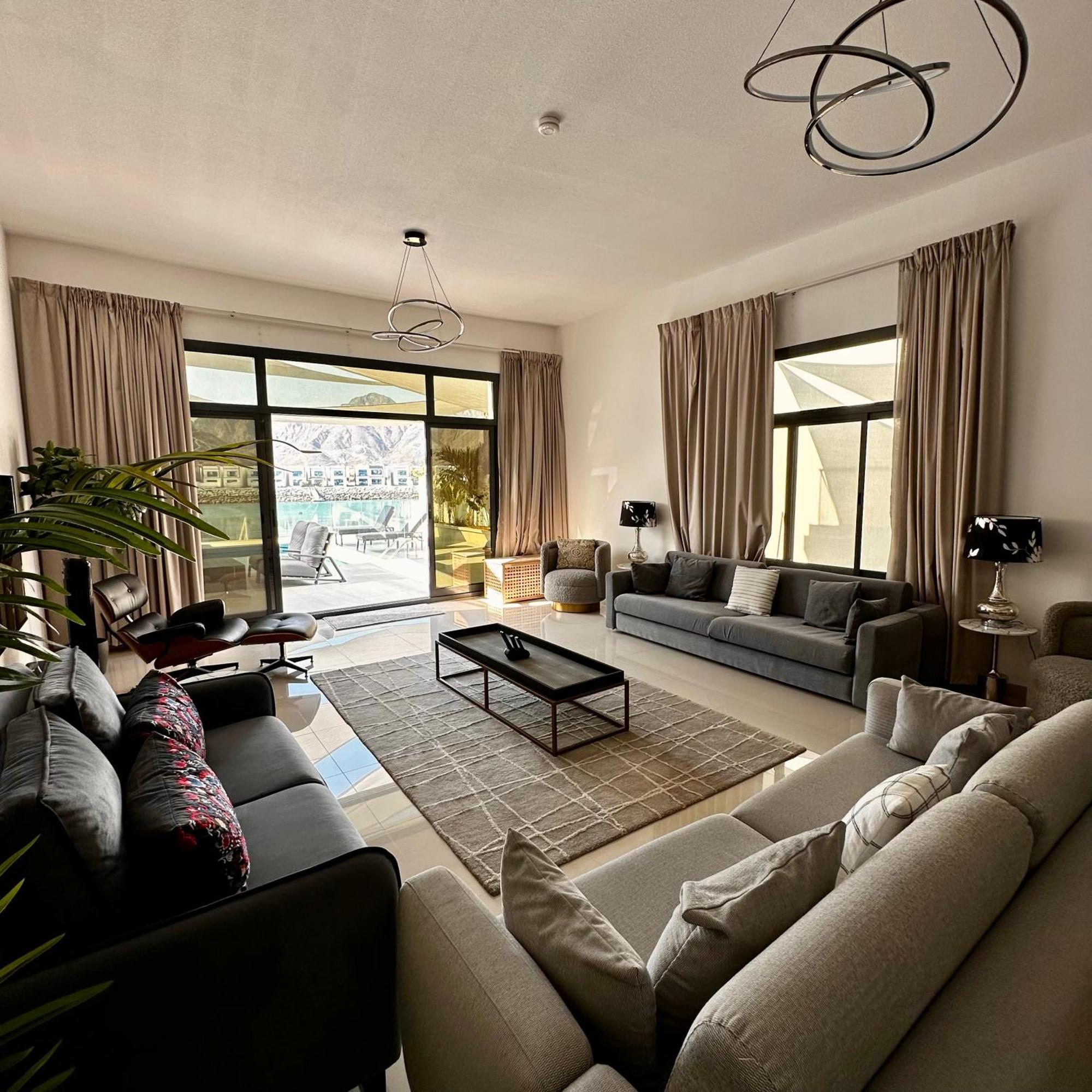 Al Dana Sea View Villa Фуджейра Екстериор снимка